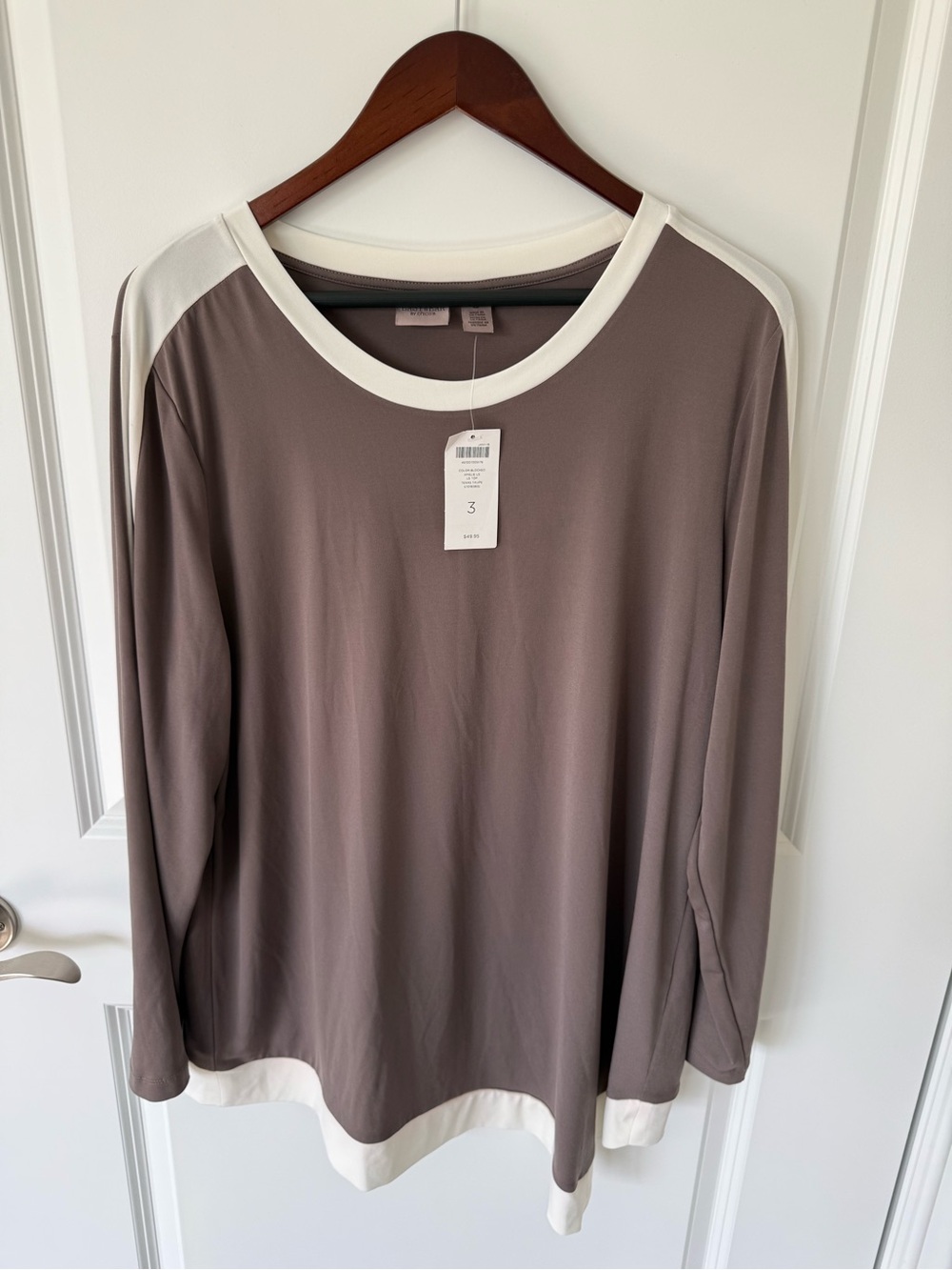 Chicos Easy Wear Colorblock Amelie Long Sleeve Top Size 3 NWT